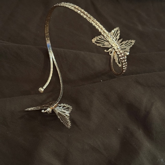 Roman Toga add on bangle in gold tone - Picture 9 of 15